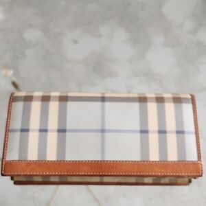 Authentic Burberry Tan Leather Wallet